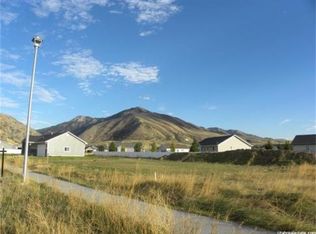 1392 E 150 S, Hyrum, UT 84319