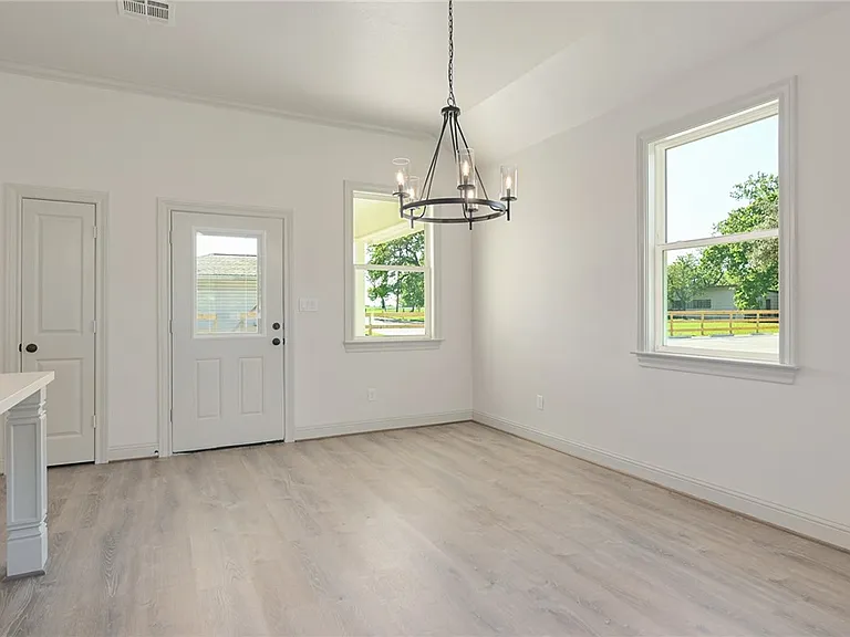 1508 Echols St — Photo 5