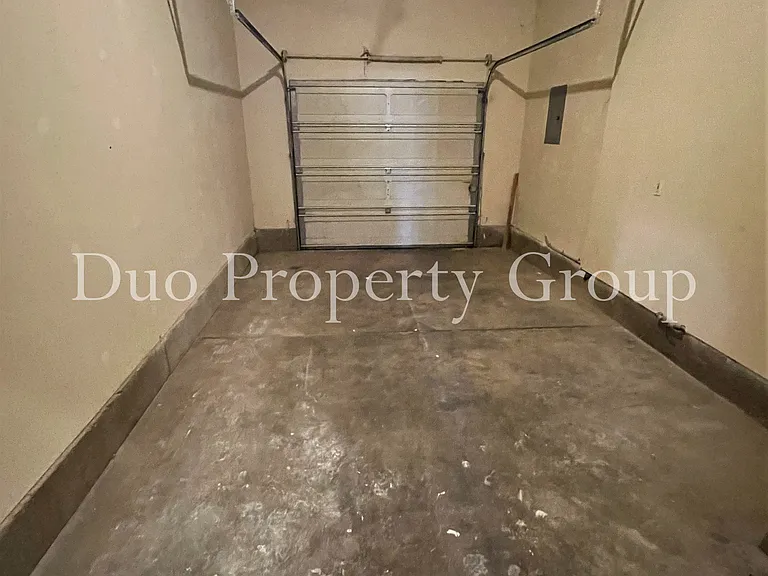 606 S 41st Ct — Photo 18