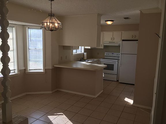 5th image of 1637 Catalina Dr