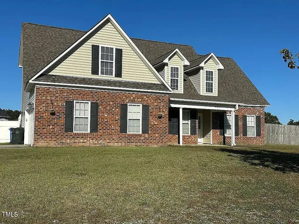 2141 Yellowbrick Rd, Fayetteville, NC 28314