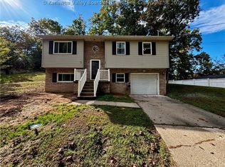 51 Beaver Dr, Hurricane, WV 25526