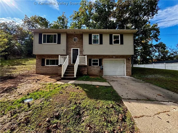 51 Beaver Dr, Hurricane, WV 25526