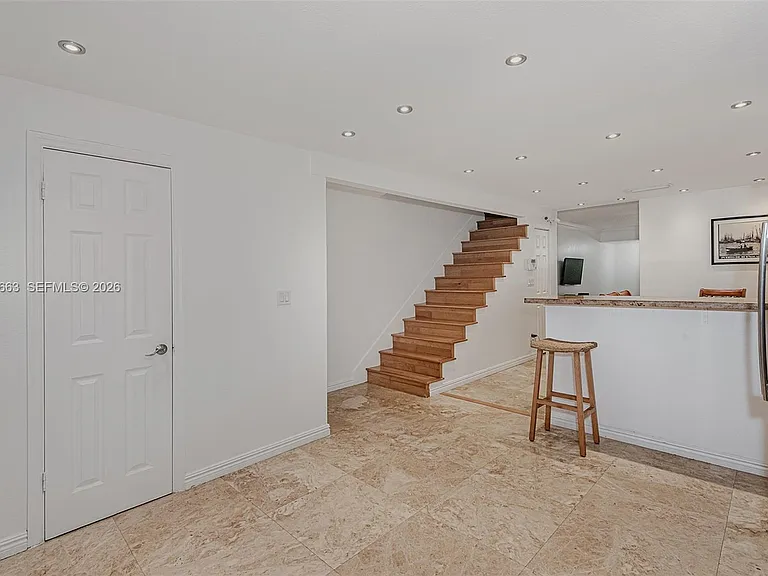 1413 N 15th Ave #8 — Photo 15