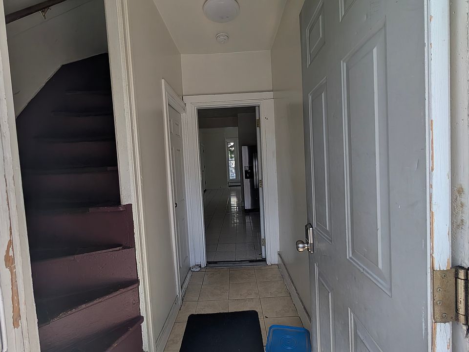 1st image of 88 Ford St APT 1