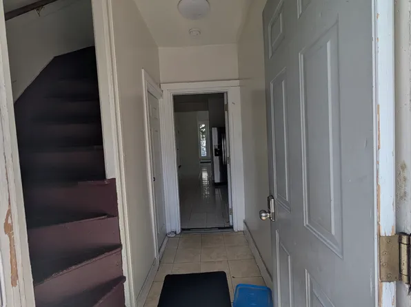 88 Ford St APT 1, Providence, RI 02907