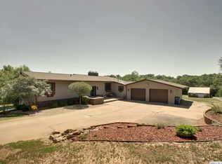 1414 Eastate Dr, Quincy, IL 62305