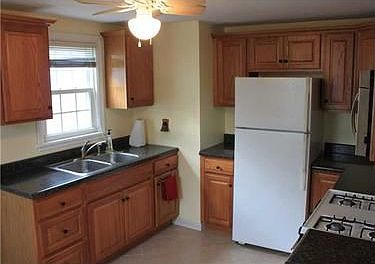 3rd image of 226 E Metzger Ave