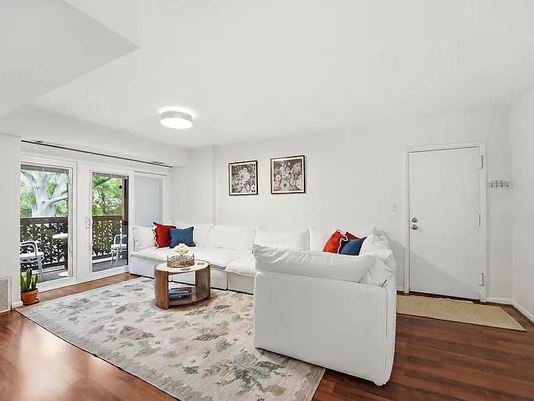 49 Skyhill Rd #204 — Photo 3