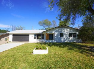 323 Stockton Dr, San Antonio, TX 78216