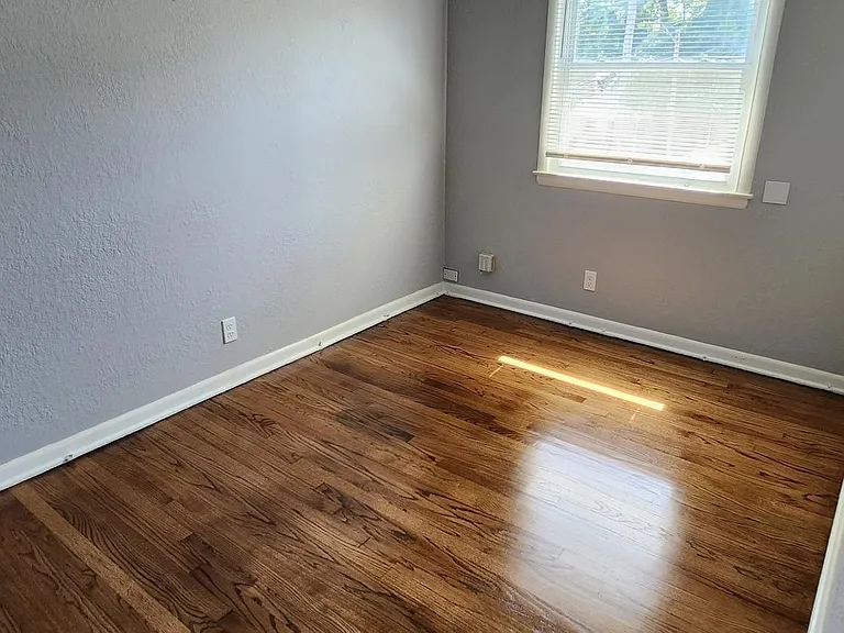 7815 W Villard Ave — Photo 9