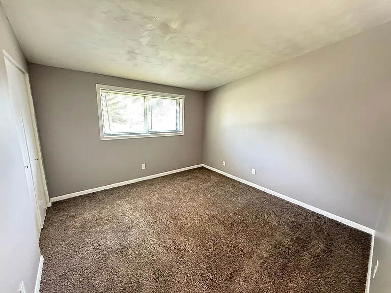 593 Bonwood Ave — Photo 14