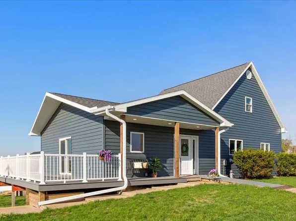 112 5th St, Minden, IA 51553