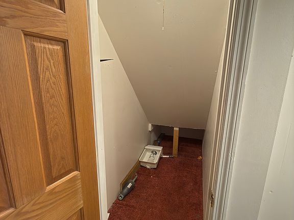 4th image of 72 Ridgeview Ct