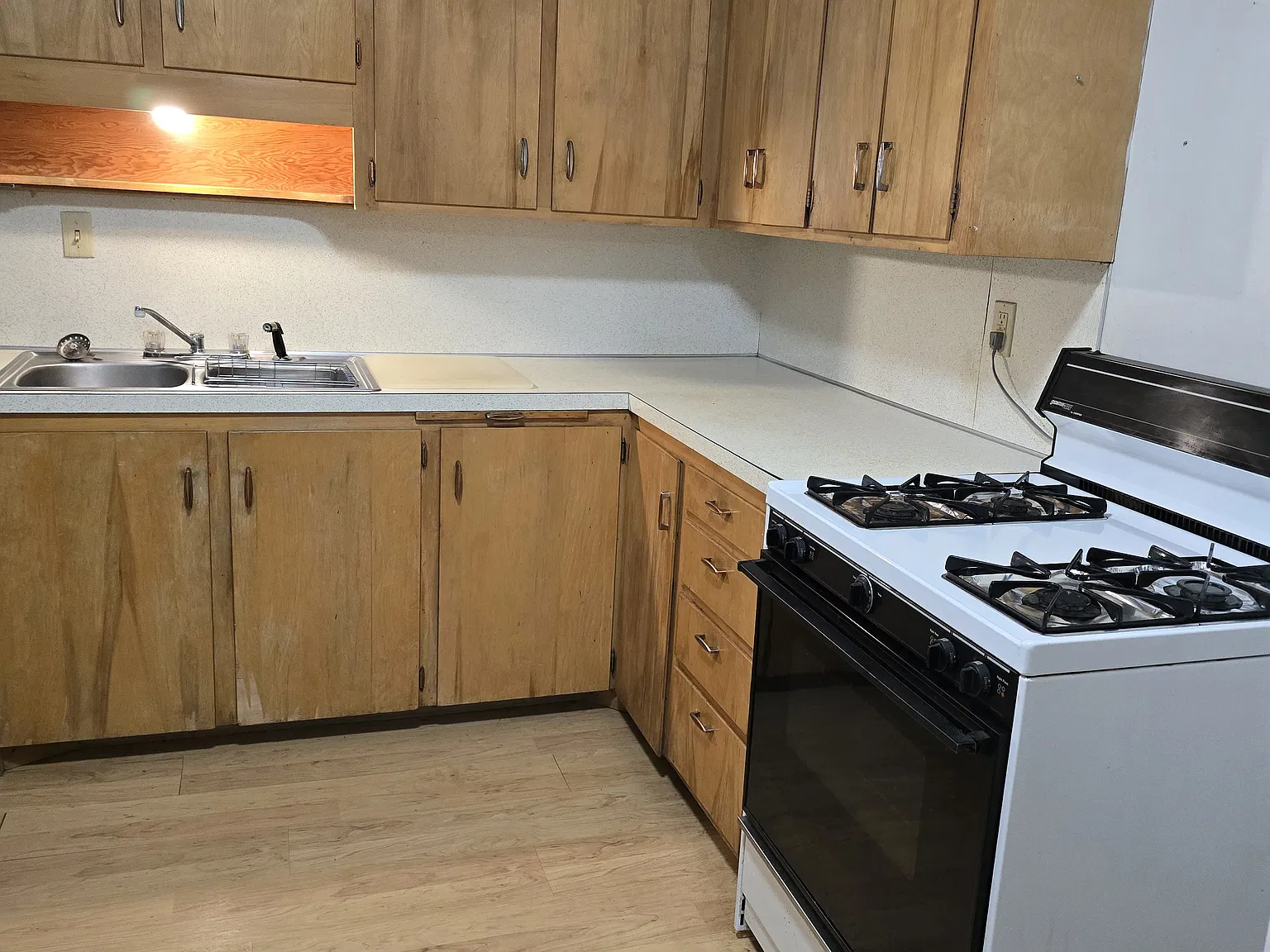 1 bed, 750 sqft, $775 — Photo 2