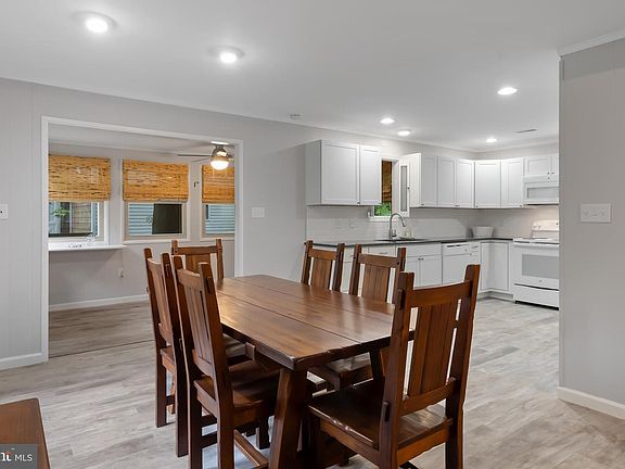 4th image of 33236 Woodland Way