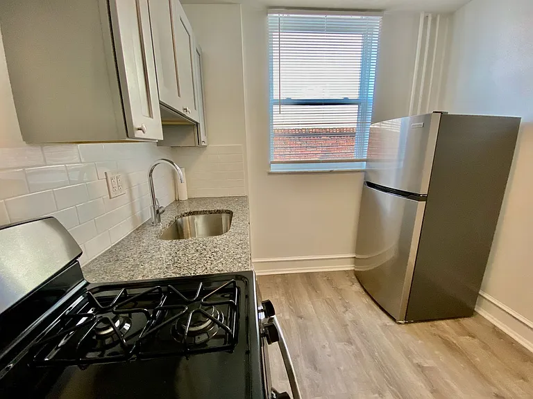 2532 S Broad St — Photo 7