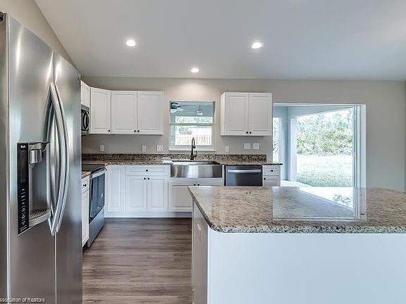 3rd image of 7101 Shasta Daisy Blvd