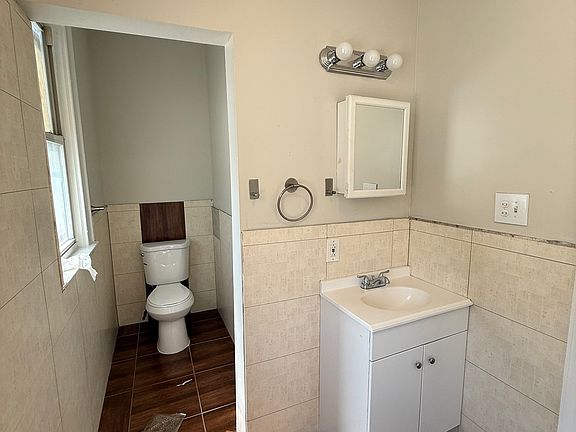 4th image of 178-180 Alexander St #3A