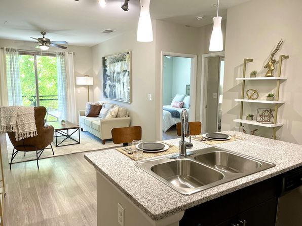 823 S Church St APT 1313