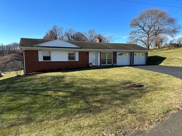 237 Wildwood Ln, Galax, VA 24333