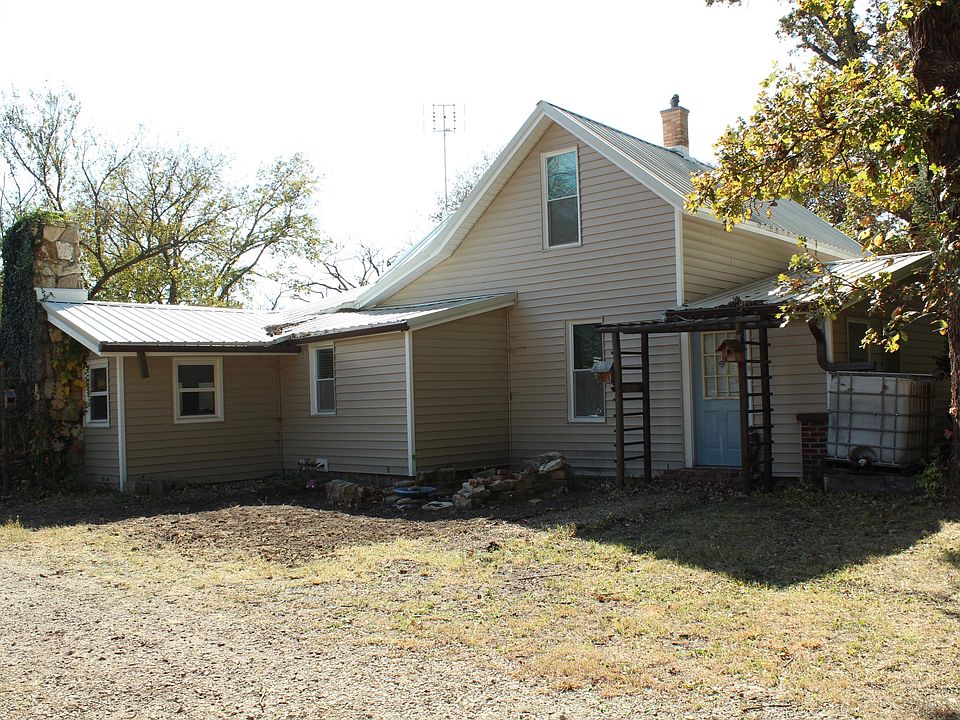 2nd image of 520 McPherson Rd