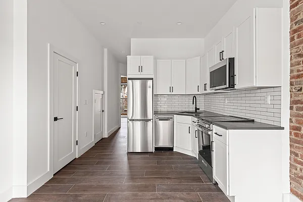 Rented by Compass | media 2