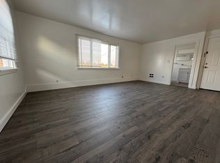 2009 24th St APT C, Everett, WA 98201