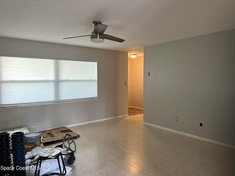 987 Kings Post Rd — Photo 6