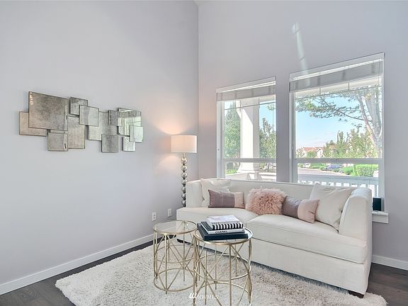 5th image of 702 67th Ln SE