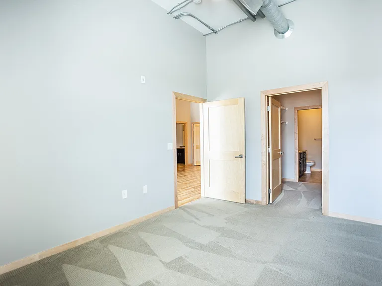 Uptown Exchange Lofts — Photo 19