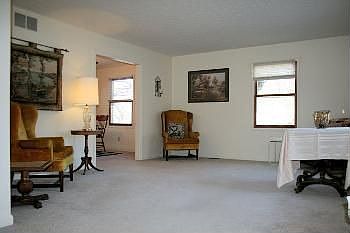 5th image of 2626 E Poplar Dr
