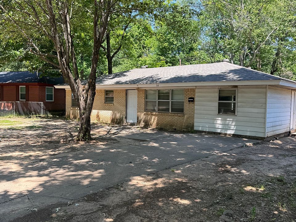 1st image of 32 Southern Oaks Dr