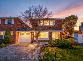 26 Carondale Cres, Toronto, ON M1W 2B1