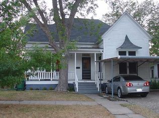 911 Porter St, Taylor, TX 76574