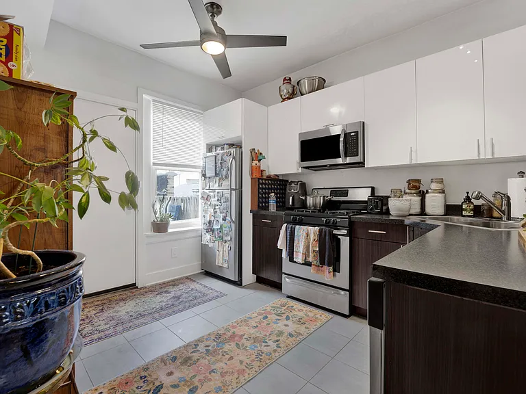 3226 W Potomac Ave #1R — Photo 6