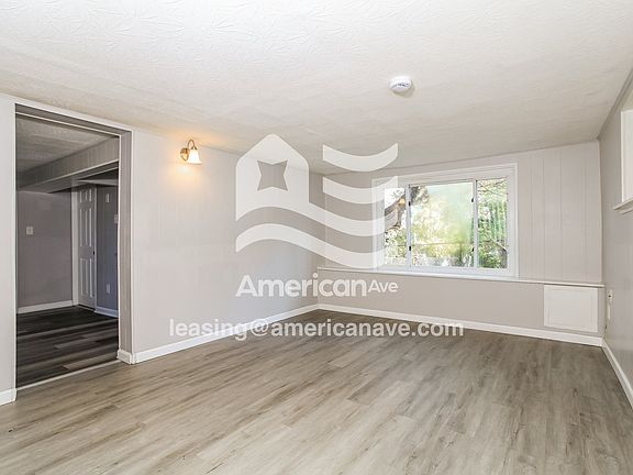 676150_004_wm_-_living_room_13184533.jpg