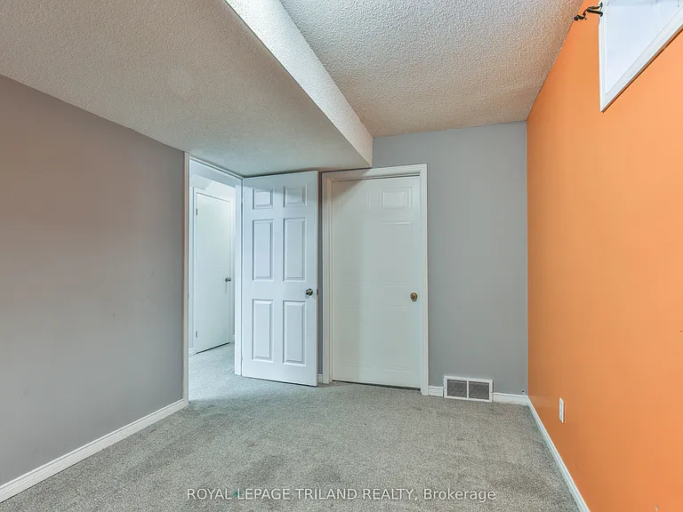 952 Thistledown Way — Photo 36