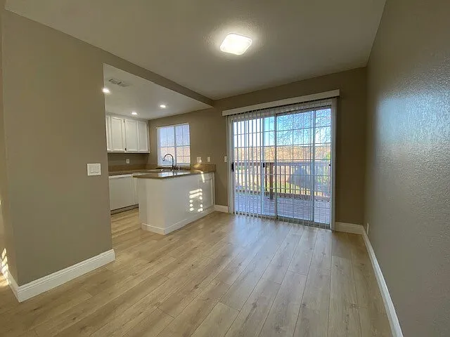 412 Lakeside Way — Photo 7