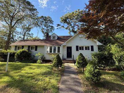 83 Smith Lane, Medford, NY, 11763