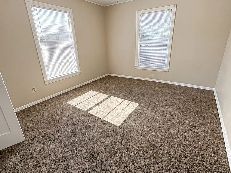 101 E Pirate Ave — Photo 6