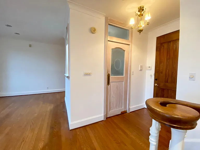 2508 State St #6 — Photo 8