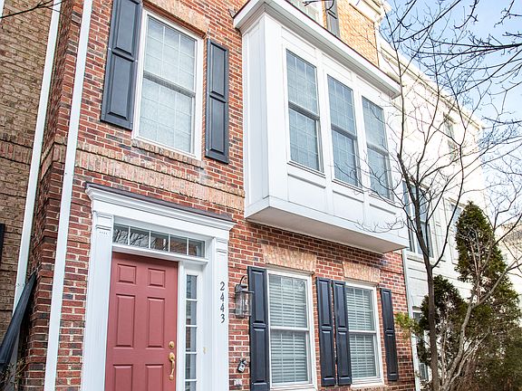 2nd image of 2443 Huntington Park Dr