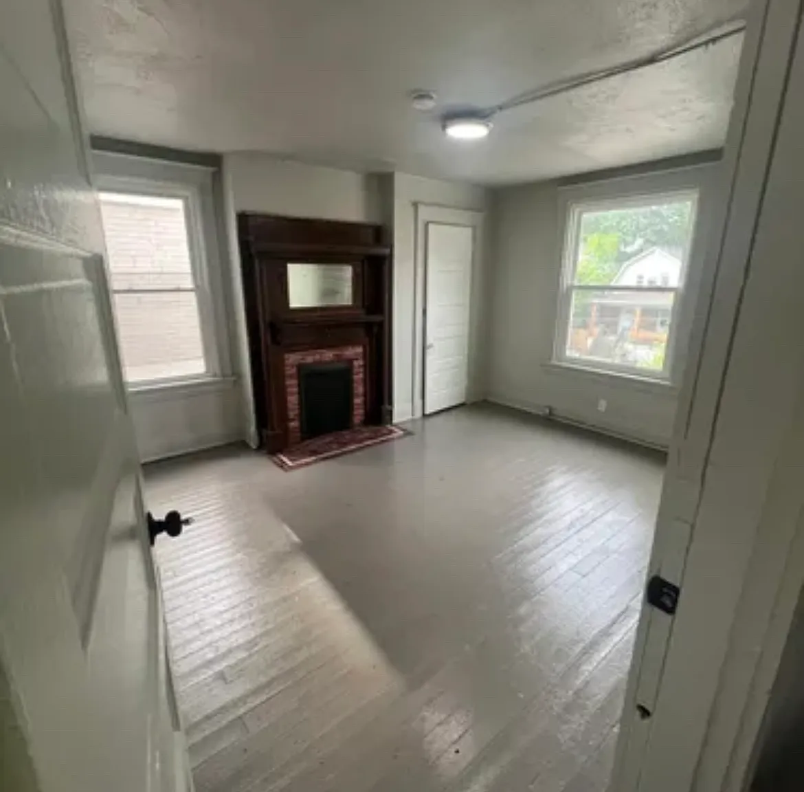 245 Helen St — Photo 4
