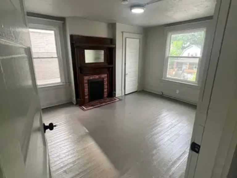 245 Helen St #1 — Photo 4