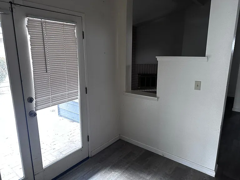 7131 Hanover Cir — Photo 4