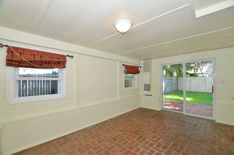 1st image of 44 Georgia St