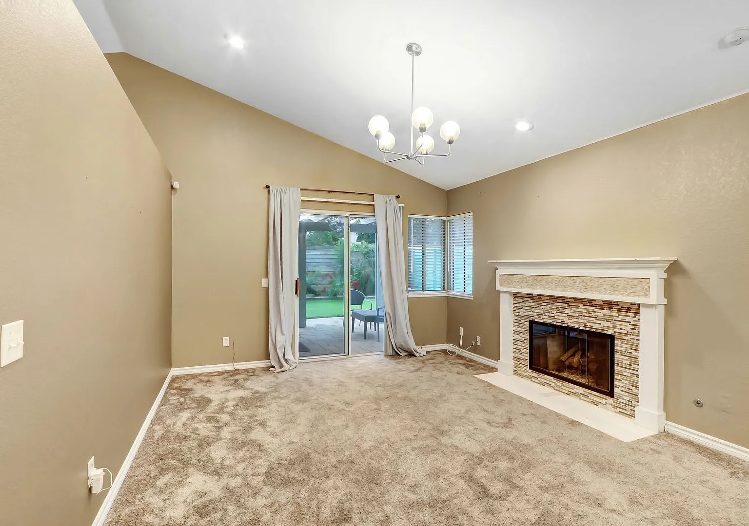 28th- 3 Bedroom | 2 Bathroom — Photo 4