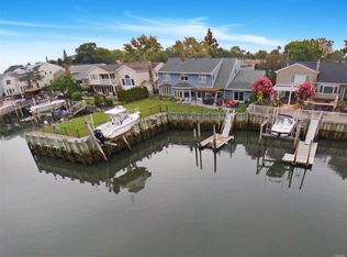 3182 Hewlett Ave, Merrick, NY 11566