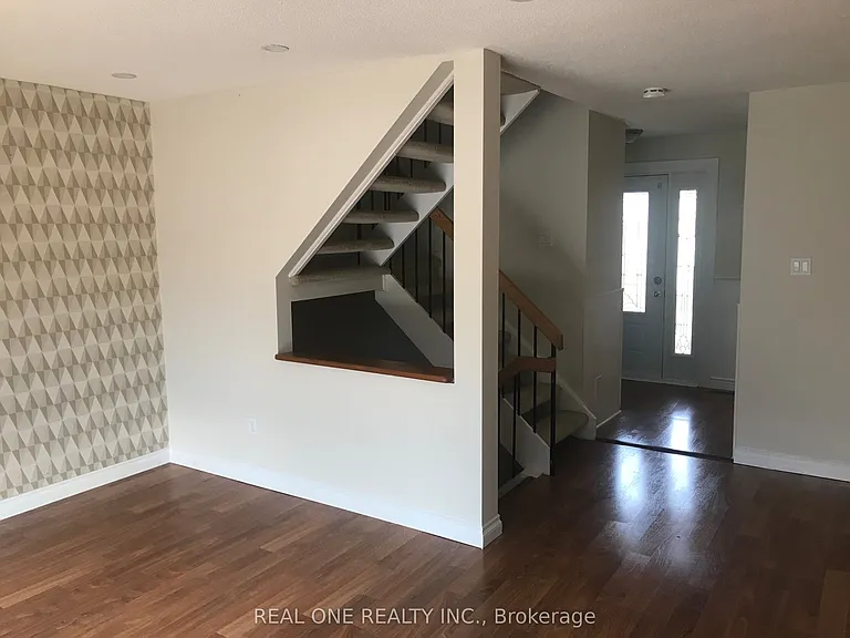 1580 Lancaster Dr #28 — Photo 9